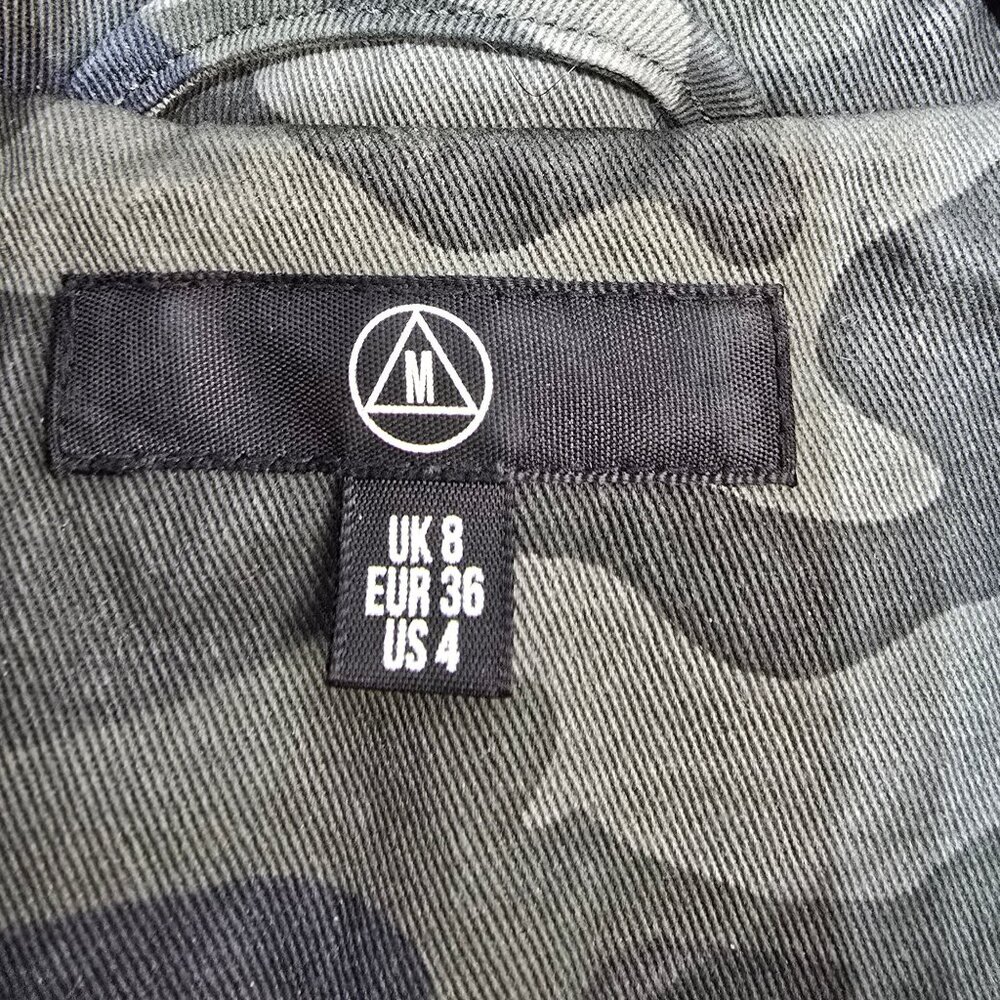 MISSGUIDED Camo Utility Jacket with Embroidered Back – Size 4 - Picture 10 of 11